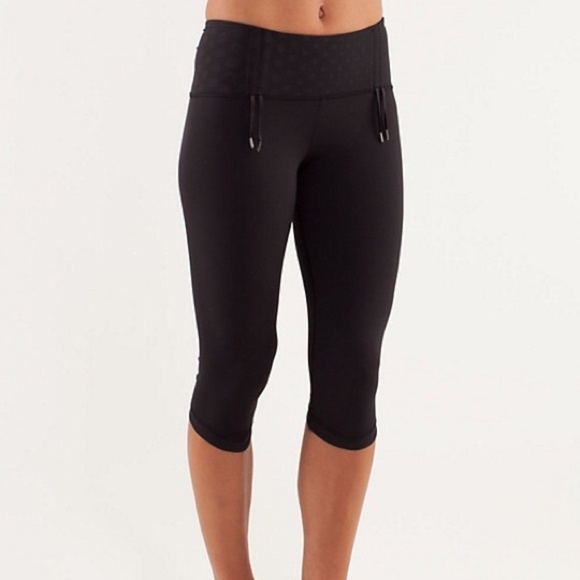 Lululemon Some like it Hot crop PANTS 4 black - Picture 1 of 8